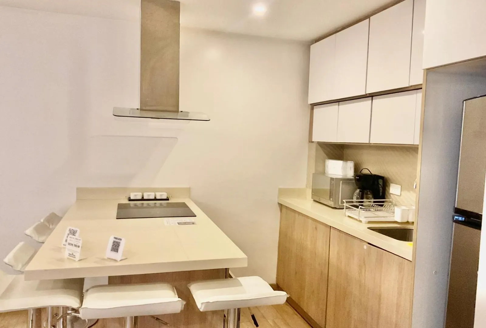Hotel Iqon קואנקה 0*,  אקוודור